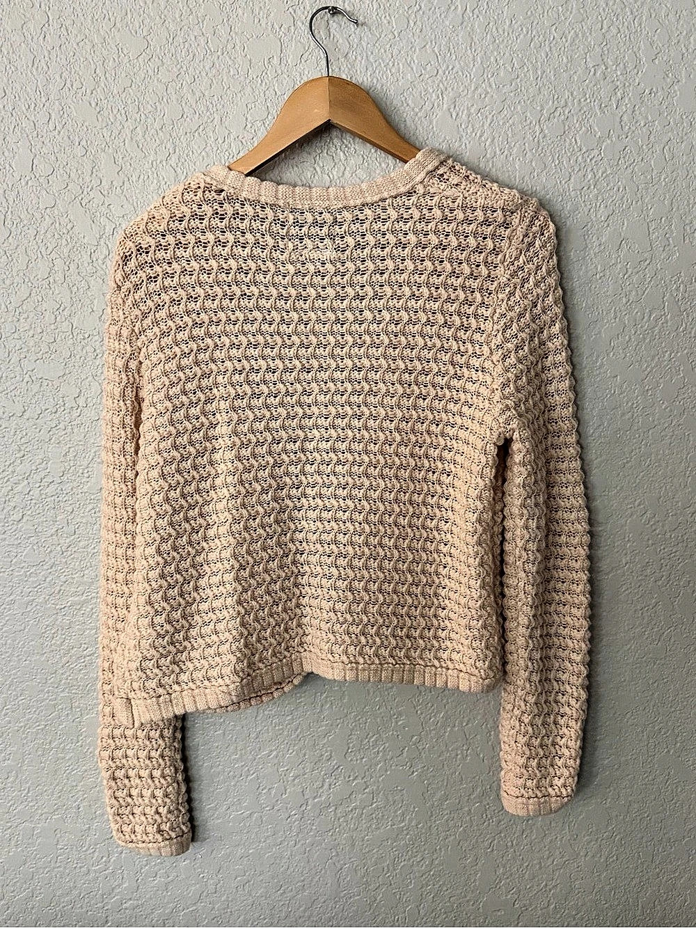 ellandemm Knit Cardigan in Beige Size Medium with gold buttons - Picture 2 of 4